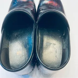 Dansko Professional Clogs Sz 39 Multi Color Abstract Patent Leather Nursing Shoe thumbnail 6