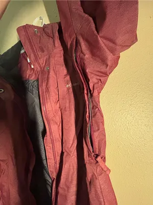 Columbia Rain Jacket in Maroon | Women’s XS, excellent condition thumbnail 8