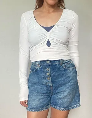 Abercrombie & Fitch Ivory keyhole ruched crop top thumbnail 1