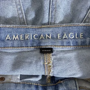 American Eagle 90s Boyfriend Distressed Denim Shorts Light Wash High Rise Size00 thumbnail 7