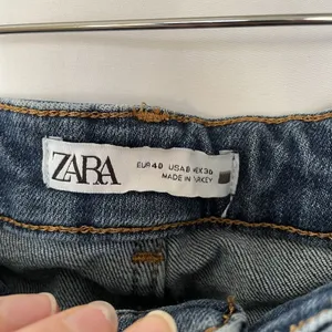 Zara raw hem medium wash‎ blue jeans women's size 28 straight leg pants casual thumbnail 4