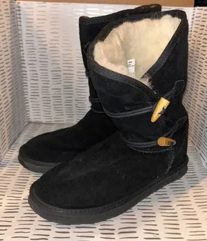 Ukala by EMU Australia Taj Low Black Suede Merino Wool Toggle Boots Womens 9 thumbnail 1