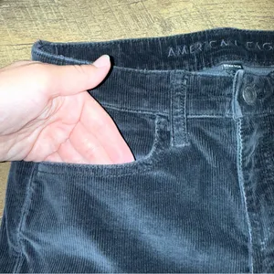 American Eagle Women’s Hi-Rise Black Corduroy Jeggings Pants – Size 6S thumbnail 4