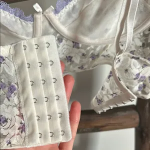 Forever 21 Ditsy Floral Lace Underwire Bra Small White & Purple NEW thumbnail 7