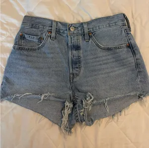 Levi’s 501 Denim Shorts thumbnail 1
