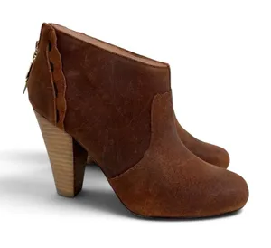 Betsey Johnson Jensen Leather Chestnut Brown Bootie Boots thumbnail 1