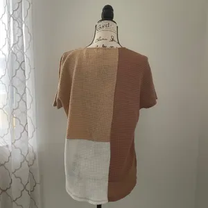 BKE Colorblock Waffle Knit T Shirt‎ Top Beige Brown White Size S thumbnail 3