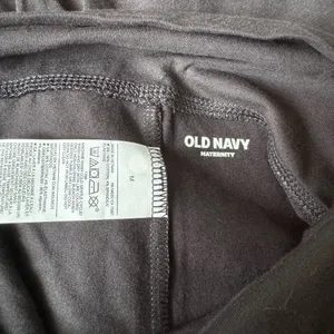 Old Navy Maternity Biker Shorts thumbnail 3