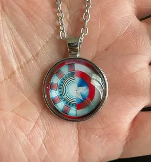 Victoria's Secret Iron Man VS Captain America necklace thumbnail 7