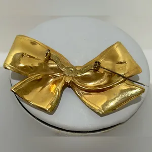 Vintage Brooch Pin Gold thumbnail 2