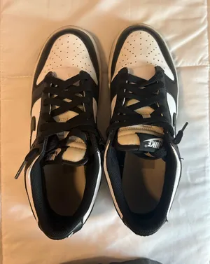 Nike Dunk Women’s Low Black White thumbnail 1