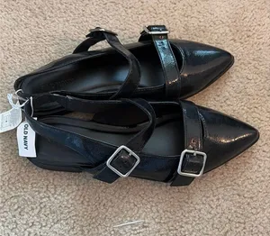 Old Navy Shoes thumbnail 1