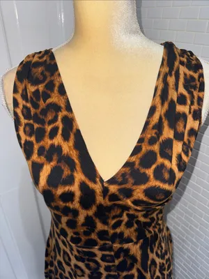Socialite Deep double v neck leopard print sleeveless dress with pockets. Size Small. thumbnail 2