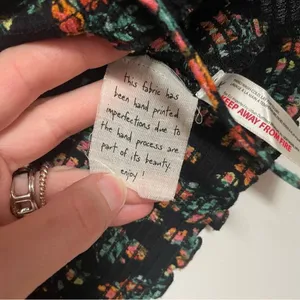 Free‎ People Black and Red Fitted Moody Floral Crop Camisole thumbnail 6