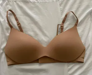 SKIMS wireless form push up plunge bra ochre thumbnail 1