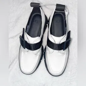 UGG Marin Mega Slip On Loafers White Black‎ Lug Sole Platform Women’s 6 thumbnail 3