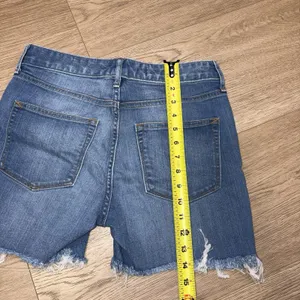 Gap Women's Denim High Rise Skinny Shorts thumbnail 5