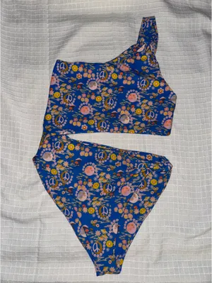 Skatie One-Piece Swim thumbnail 2