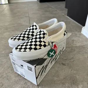 Vault vans classic slip on sail checkerboard thumbnail 1