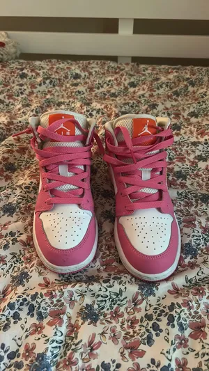 Air Jordan Kids' 1 Mid thumbnail 2