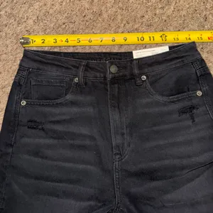 NWT American Eagle Outfitters Mom Straight Black Jeans size 6 thumbnail 6