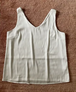 Ekouaer Ivory Satin Tank Top M Sleeveless V Neck Lined Camisole Blouse Elegant thumbnail 1