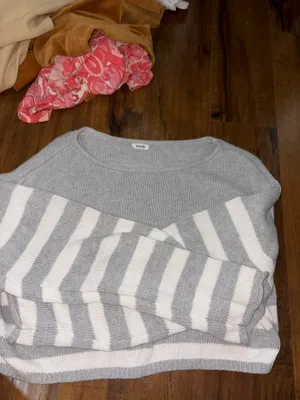 Garage Sweater Cropped thumbnail 2
