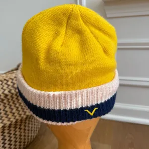 Valiant Univeristy of Michigan Wolverines Cuffed Knit Beanie Winter Hat Unisex thumbnail 3