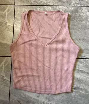 Halara NWOT Womens Ribbed V-Neck Tank Top Dusty Pink Sleeveless Crop Top Small thumbnail 1