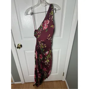 Petal & Pup Kleo One Shoulder Maxi Dress in Burgundy Floral S thumbnail 2