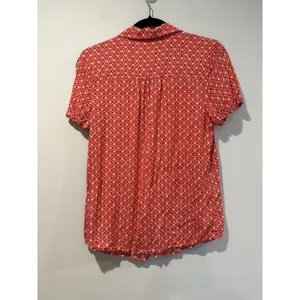 Collared Button Up Top Women Small Red Lightweight Travel Pocket Vacation Work thumbnail 2
