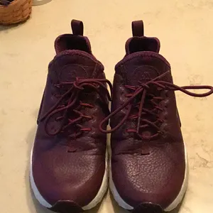 Nike Huaraches thumbnail 2