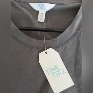 Time and Tru Women’s XS Gray Ruffle Sleeve Tunic Top Short Sleeve Casual thumbnail 7