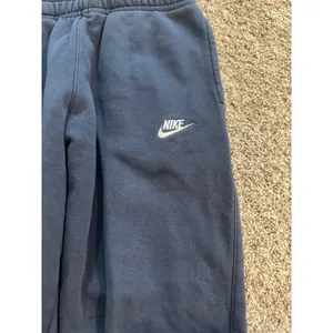 Nike Sportswear Club Fleece Joggers Midnight Navy BV2671-410 Size Medium thumbnail 2