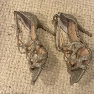 Jewel Badgley Mischka golden Strappy Heel Size 6.5 thumbnail 3