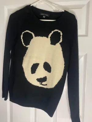 Panda Sweater Knit Size M thumbnail 1