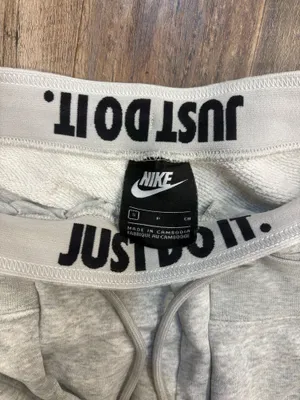 Nike Sweatpants thumbnail 2