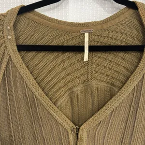 Free People Tunic Womens Size Small Sweater Ribs Ruffles Olive Green Long Sleeve thumbnail 2