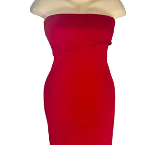 Pretty Little Thing Elegant Red Evening Gown thumbnail 4