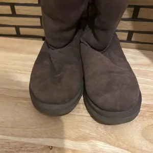 UGG Classic Tall‎ Chocolate Boots Size 7 thumbnail 4