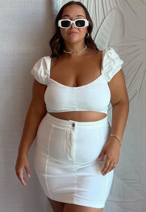 White Dress thumbnail 1