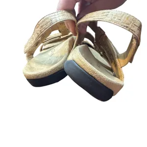 Vionic Amber Shoes Womens Size 8 Beige Cork Strappy Sandals Comfort Walking thumbnail 7