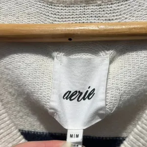 Aerie Cream Navy Blue Stripes V-Neck Sweater Women's Medium thumbnail 3