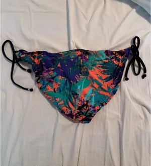 String Bikini Bottom // Converse  thumbnail 3
