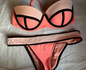Victoria's Secret Bikini thumbnail 1