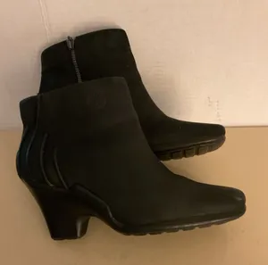 Timberland women Black Nubuck leather Chelsea Ankle Boots US 9 thumbnail 1