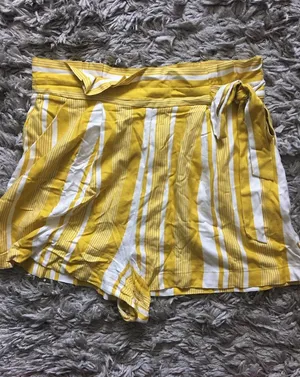 high waisted shorts thumbnail 1