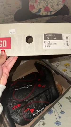 Black queen of hearts dingo boots thumbnail 4