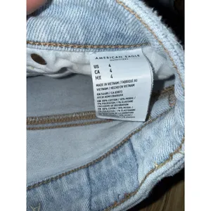 American‎ Eagle Mom Shorts Women's Sz 4 Distressed Stretch Light Wash 2020 thumbnail 4