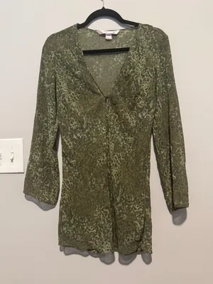 Victorias Secret Olive Green Animal Print Sheer V-Neck Tunic Top/Slip XS thumbnail 1